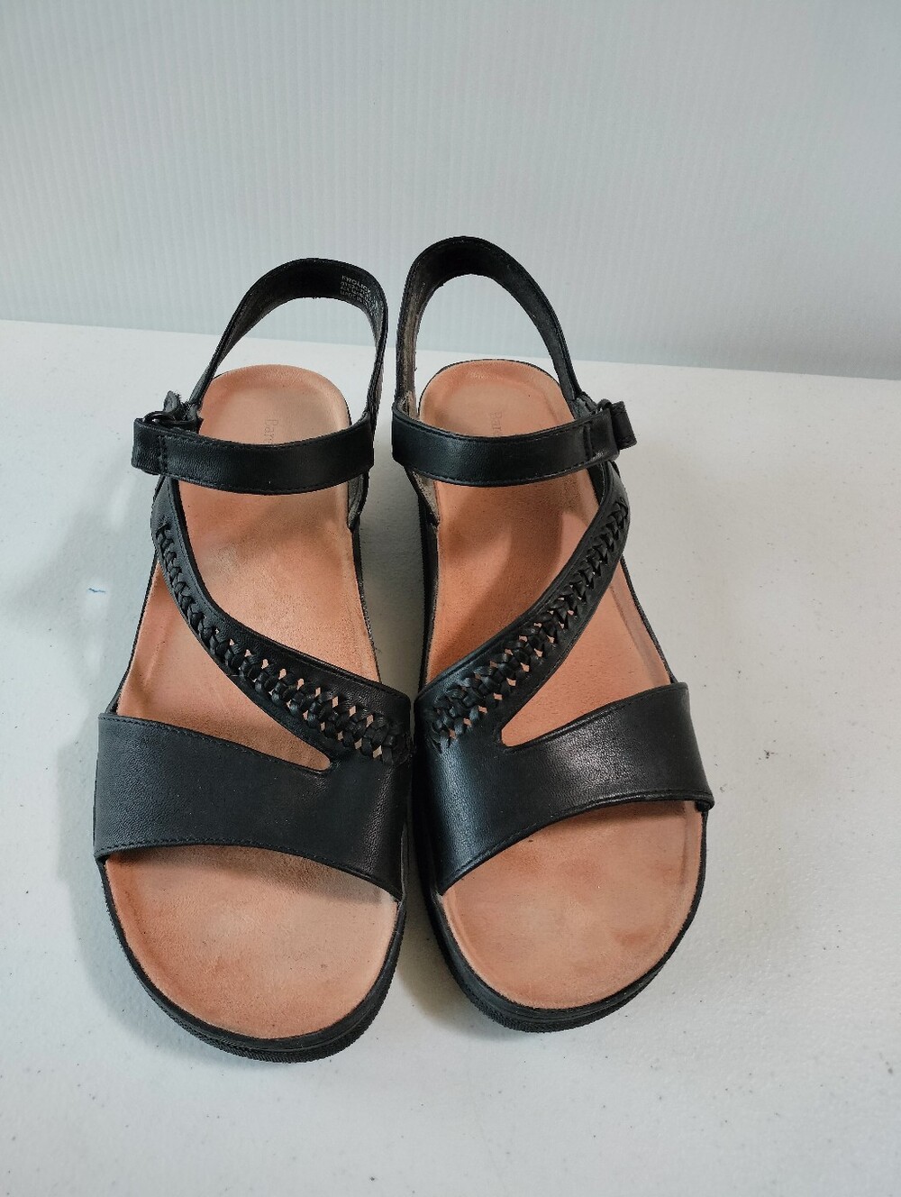 Baretraps Frolick Asymmetrical Black Strappy Sandals 10 Vacation Travel Comfort